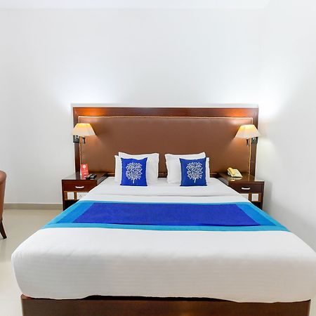 Oyo 7188 Ajantha Regency Hotel Kochi ภายนอก รูปภาพ