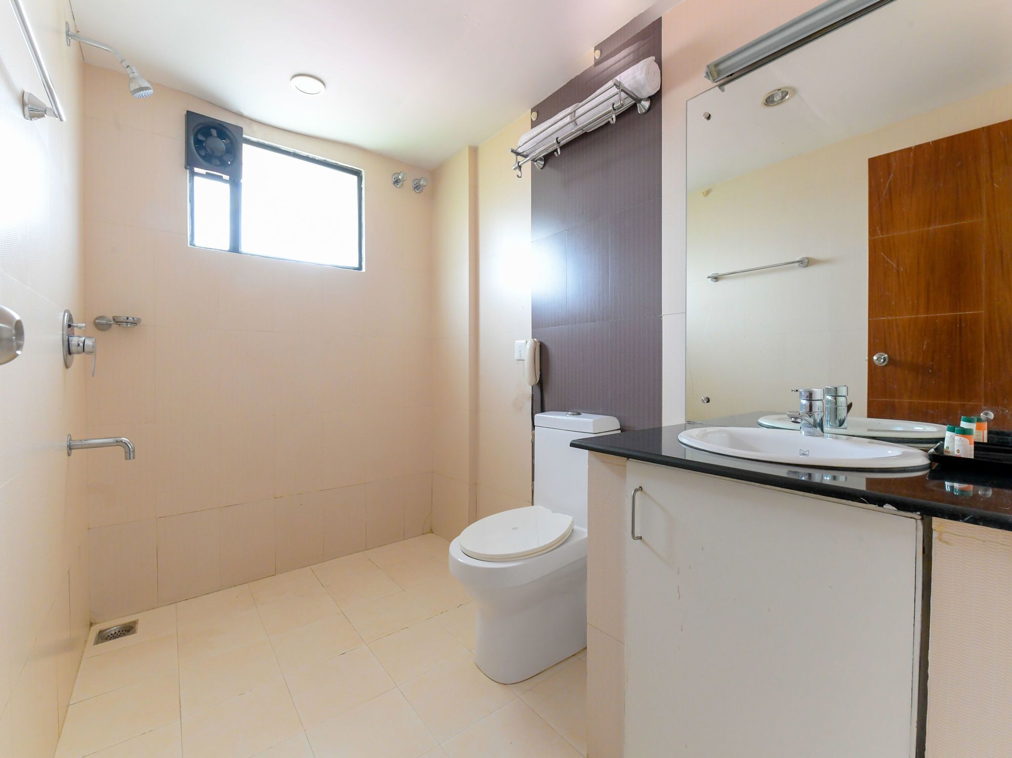 Oyo 7188 Ajantha Regency Hotel Kochi ภายนอก รูปภาพ